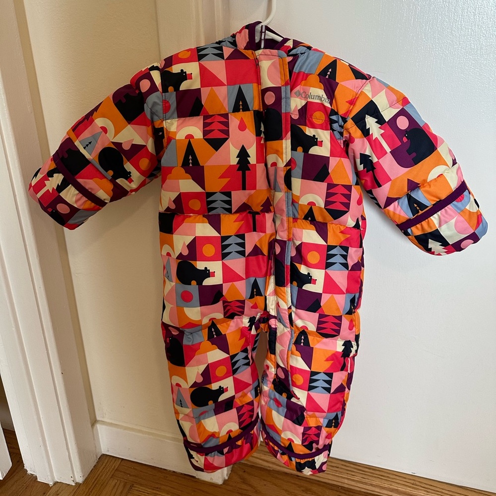 Columbia infant snowsuit size 12-18 months. Brand new never worn